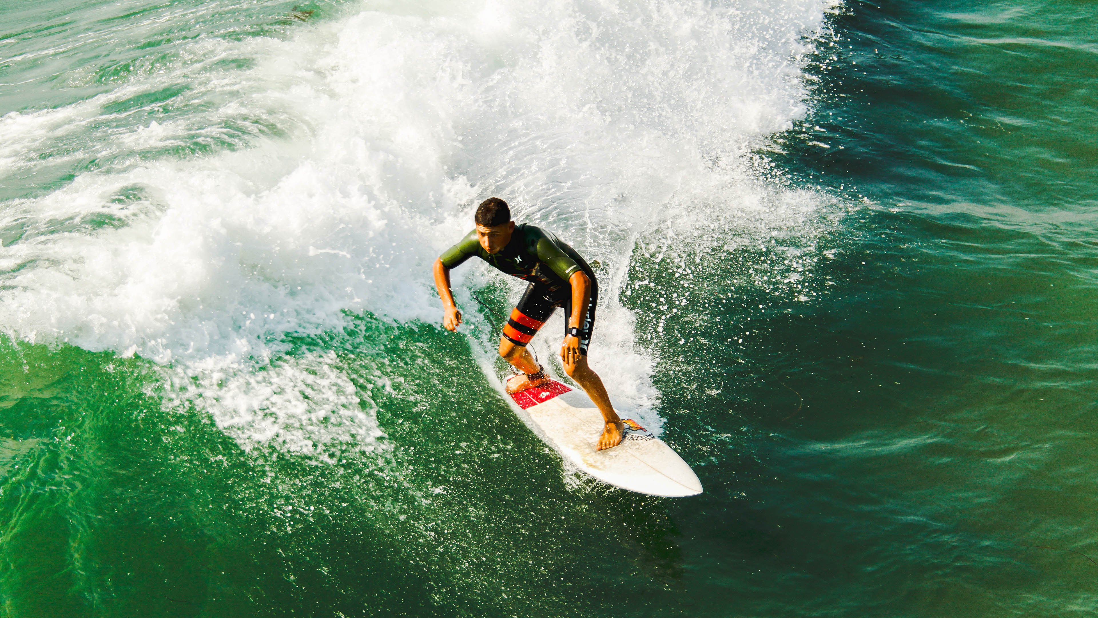 欧联杯半决赛对决在即！迈阿密热火演练定位球，莱比锡密集防守应对