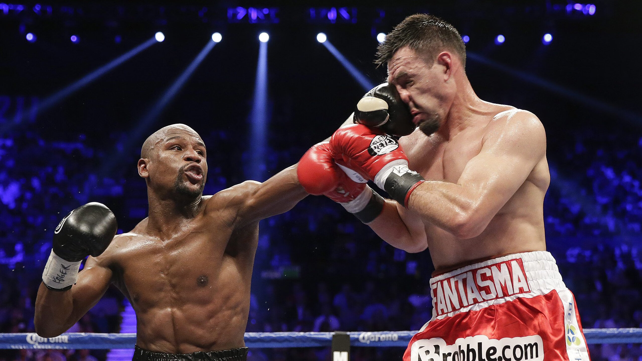 苏炳添赛后谦逊发言登热搜,利雅得新月血战上海申花引发热议